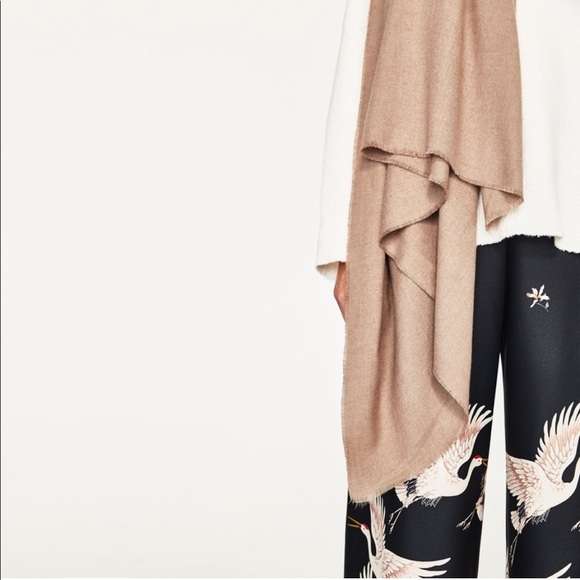 Zara tan scarf oversized super soft fringe - Picture 2 of 7